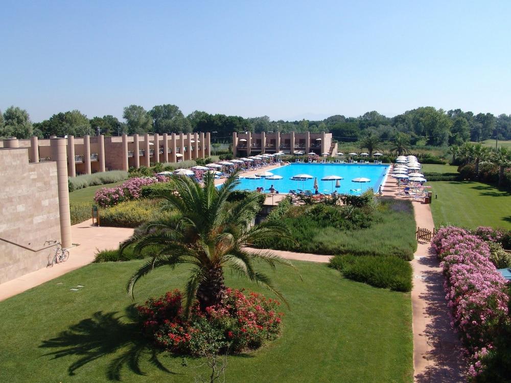 Cosmopolitan Golf & Tirrenia