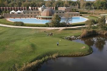 Cosmopolitan Golf &